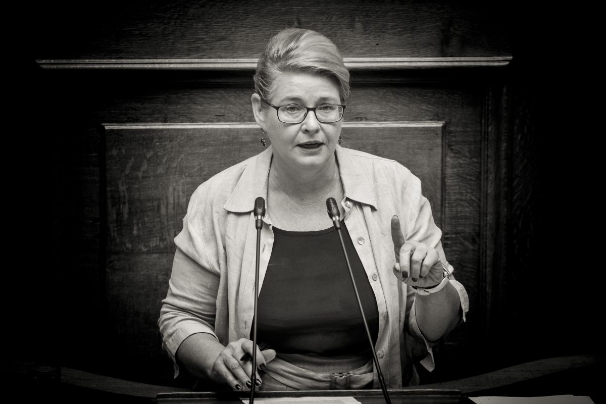 Ελένη Ζαρούλια Βουλή: Διορίστηκε μετακλητή υπάλληλος στο κοινοβούλιο
