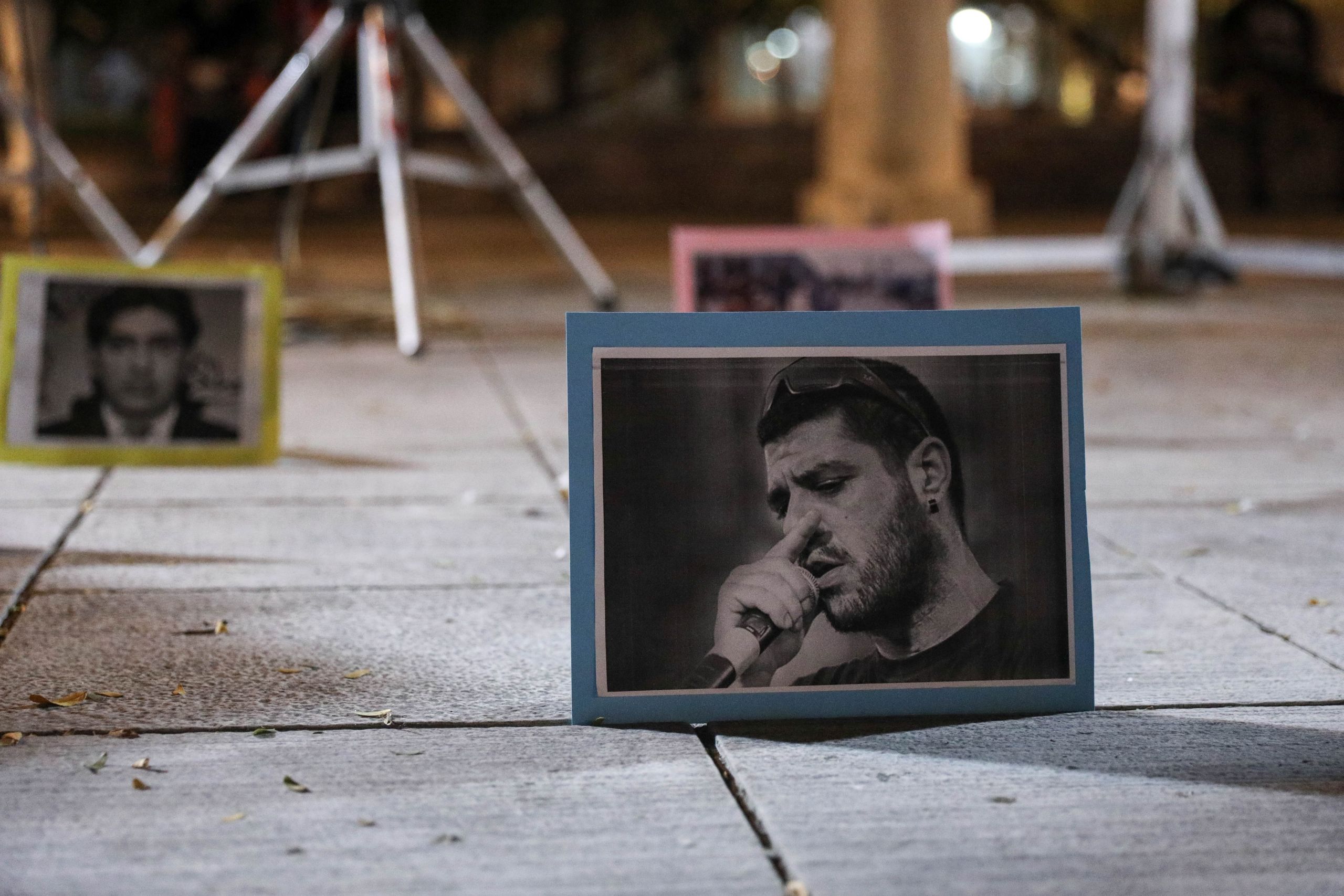 Με ένα κερί στο Σύνταγμα για τα θύματα της Χρυσής Αυγής – Εκδήλωση μνήμης λίγο πριν τη δικαστική απόφαση