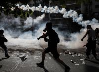 Επεισόδια τώρα στο Σύνταγμα