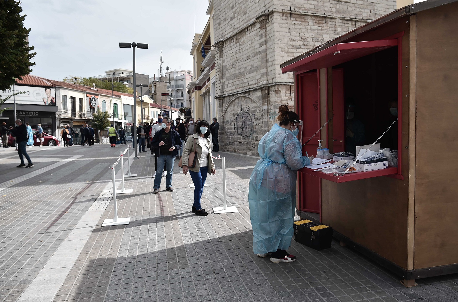 Κοζάνη κορωνοϊός: Έκκληση του δημάρχου στους πολίτες να μην υποτιμούν τη χρήση μάσκας