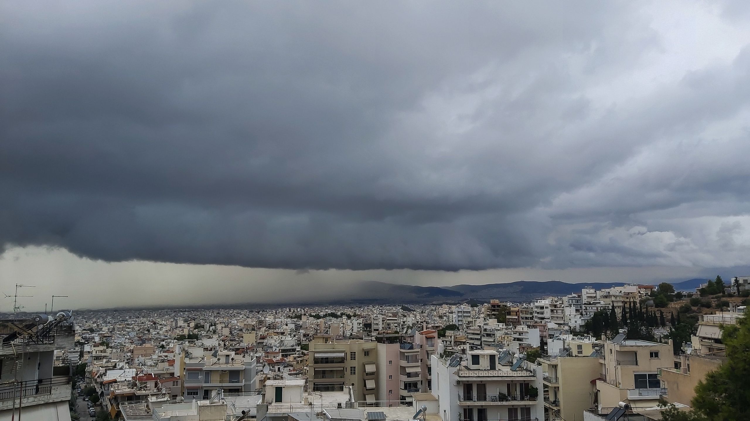 Κακοκαιρία Κίρκη: Συνεχίζει την επέλασή της – Πού έπεσε το περισσότερο νερό