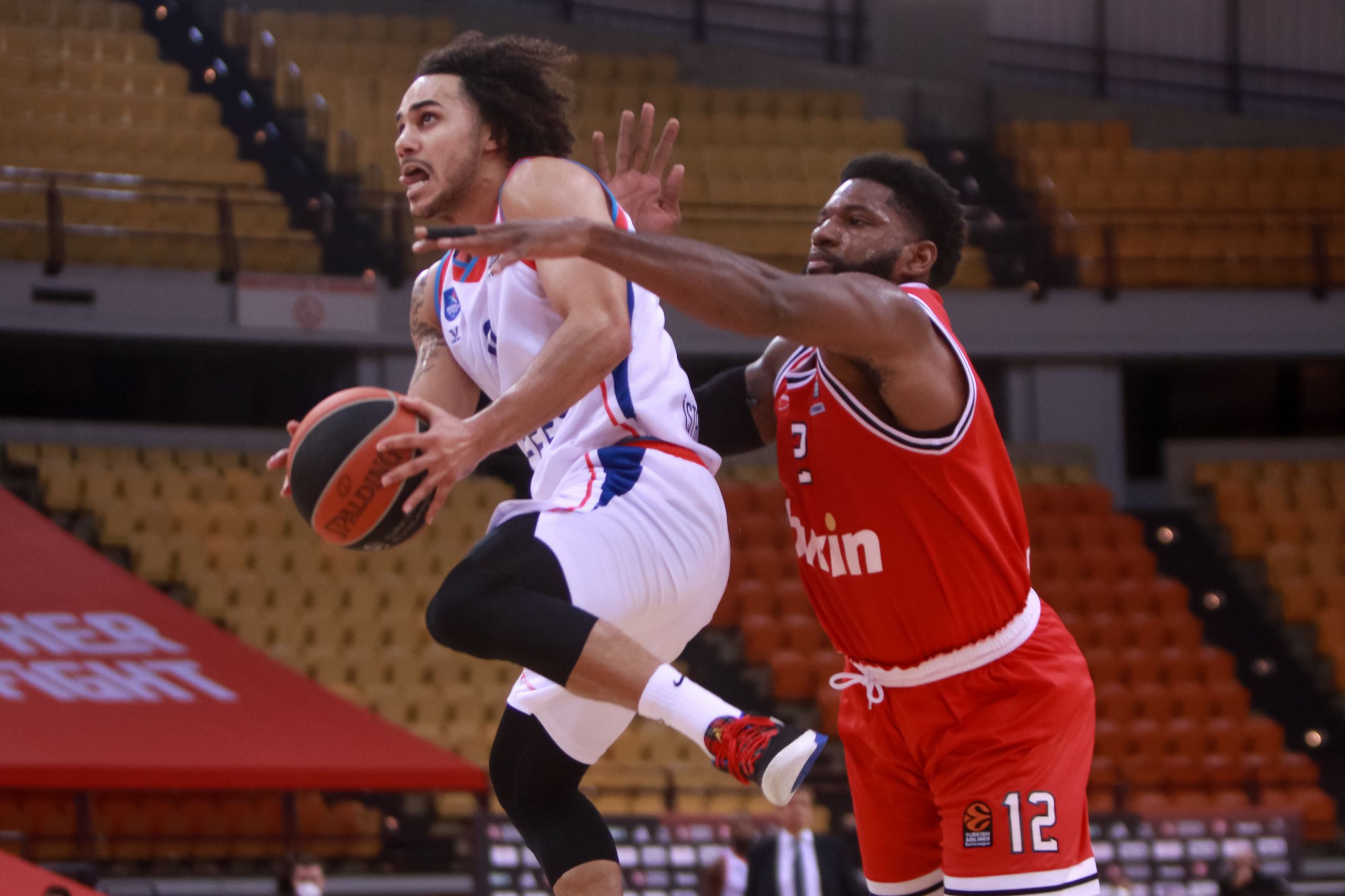 Ολυμπιακός – Αναντολού Εφές: 79-84