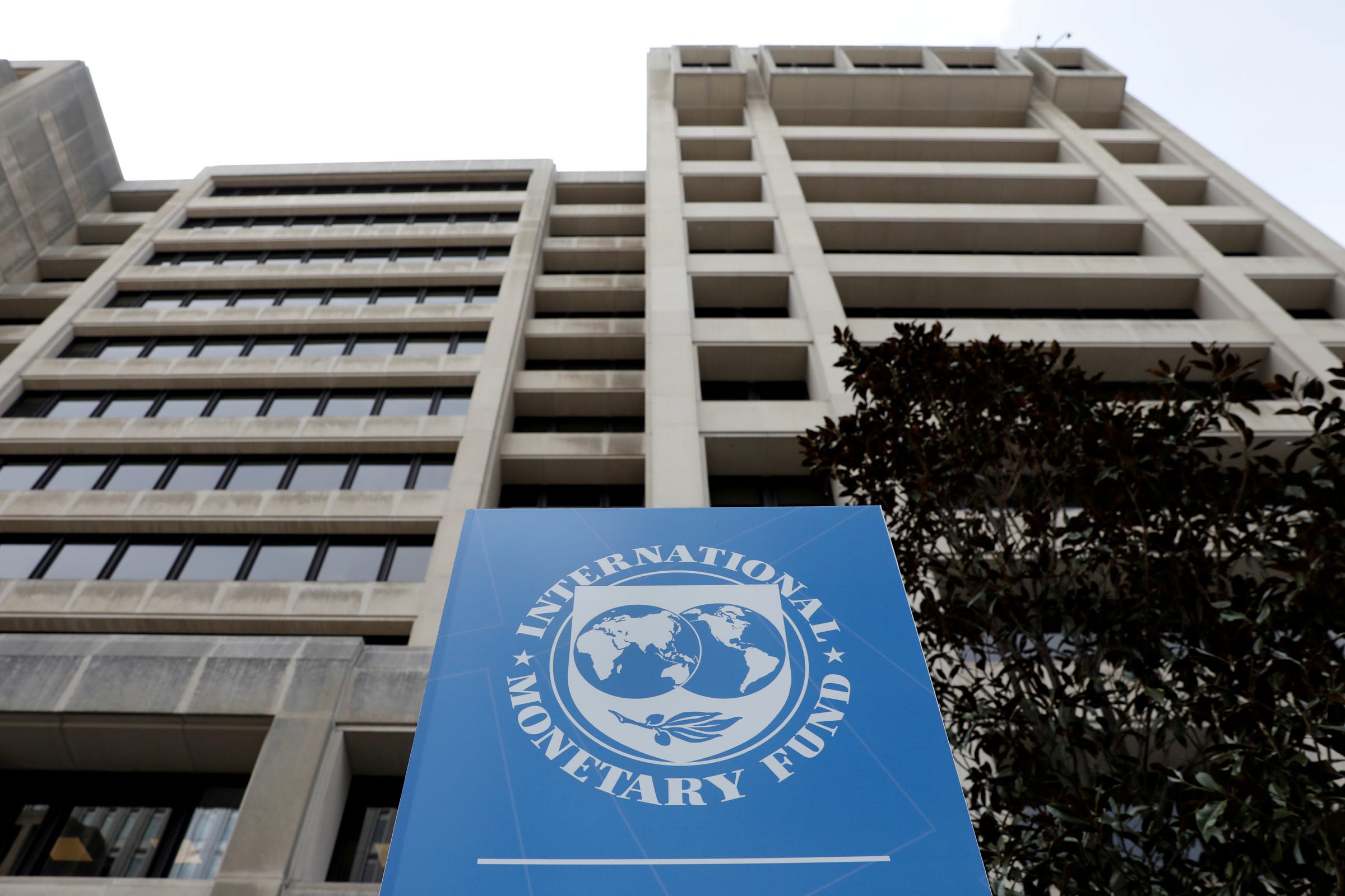 Ύφεση Ελλάδα: Το ΔΝΤ προβλέπει 9,5% για το 2020 – «Ζοφερό» το 2021