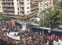 Δίκη Χρυσής Αυγής: Σφοδρές αντιδράσεις για τα χημικά στην πορεία Δίκη Χρυσής Αυγής: Σφοδρές αντιδράσεις για τα χημικά στην πορεία