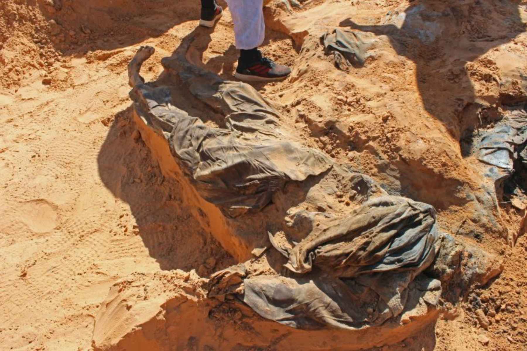 Λιβύη: 12 πτώματα σε νέους ομαδικούς τάφους στην Ταρχούνα
