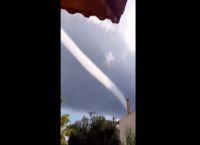 Υδροστρόβιλος Χαλκιδική: Τρομακτικό και εντυπωσιακό καιρικό φαινόμενο στην Ποτίδαια Υδροστρόβιλος Χαλκιδική: Τρομακτικό και εντυπωσιακό καιρικό φαινόμενο στην Ποτίδαια