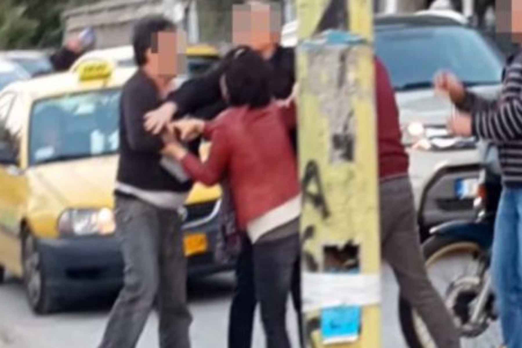 Λάρισα: Οδηγοί έπαιξαν ξύλο – O ένας τραυματίστηκε σοβαρά