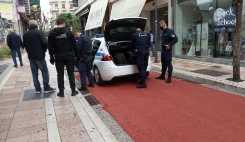 Αγρίνιο επίθεση: Άνδρας μαχαίρωσε 16χρονη και 39χρονη στο κέντρο της πόλης