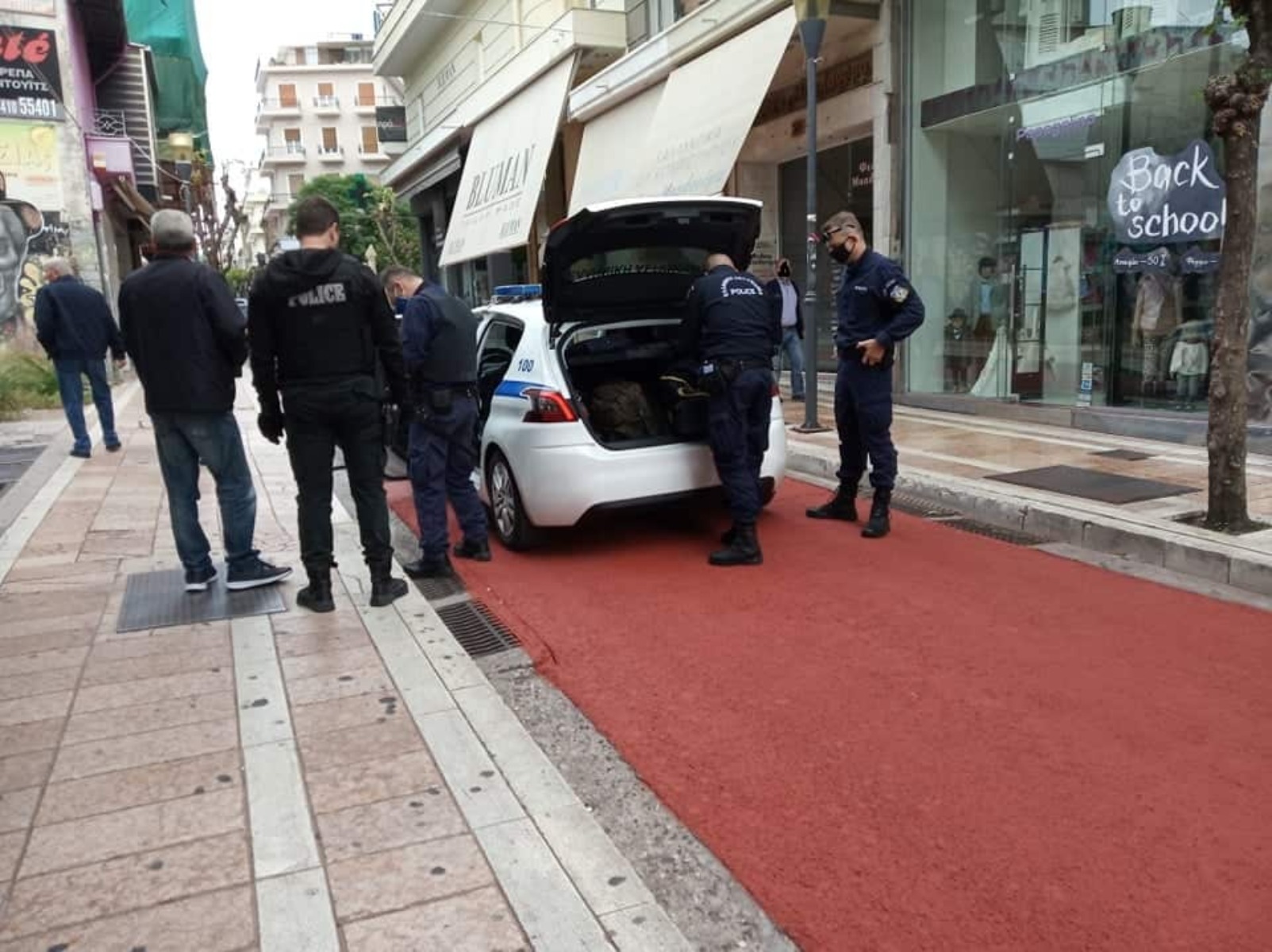 Αγρίνιο επίθεση: Άνδρας μαχαίρωσε 16χρονη και 39χρονη στο κέντρο της πόλης