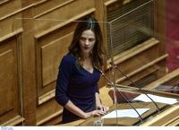 Έφη Αχτσιόγλου: Τα χρέη απειλούν την επιβίωση μικρομεσαίων επιχειρήσεων και εργαζομένων Έφη Αχτσιόγλου: Τα χρέη απειλούν την επιβίωση μικρομεσαίων επιχειρήσεων και εργαζομένων