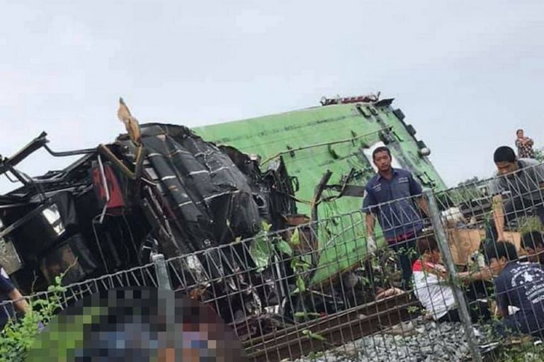 Ταϊλάνδη: Σοκαριστικό δυστύχημα με νεκρούς και τραυματίες