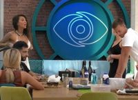 Παίκτρια του Big Brother εμφανίστηκε εντελώς γυμνή – Κόπηκε το live [pic]