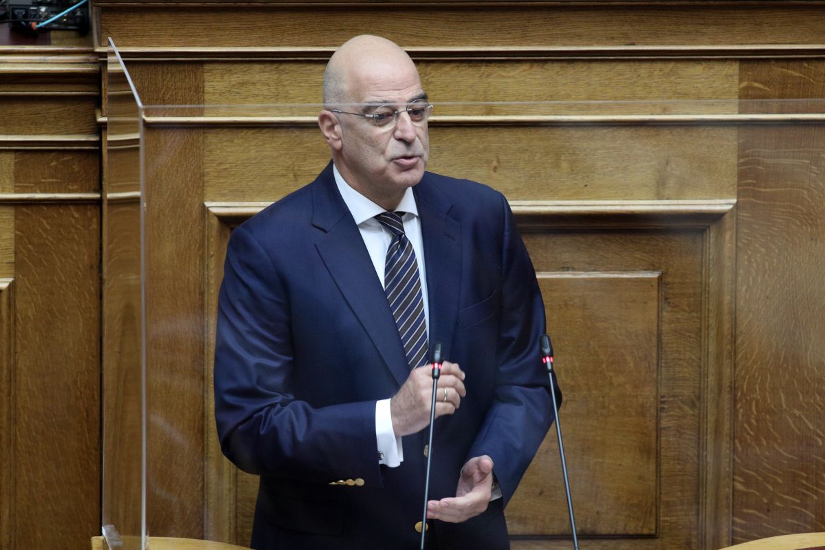 Δένδιας συναντήσεις: Ο υπουργός Εξωτερικών ενημερώνει τους εκπροσώπους των κομμάτων