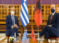 Ελλάδα Αλβανία: Η ΕΕ χαιρετίζει τη συμφωνία για προσφυγή στη Χάγη Ελλάδα Αλβανία: Η ΕΕ χαιρετίζει τη συμφωνία για προσφυγή στη Χάγη