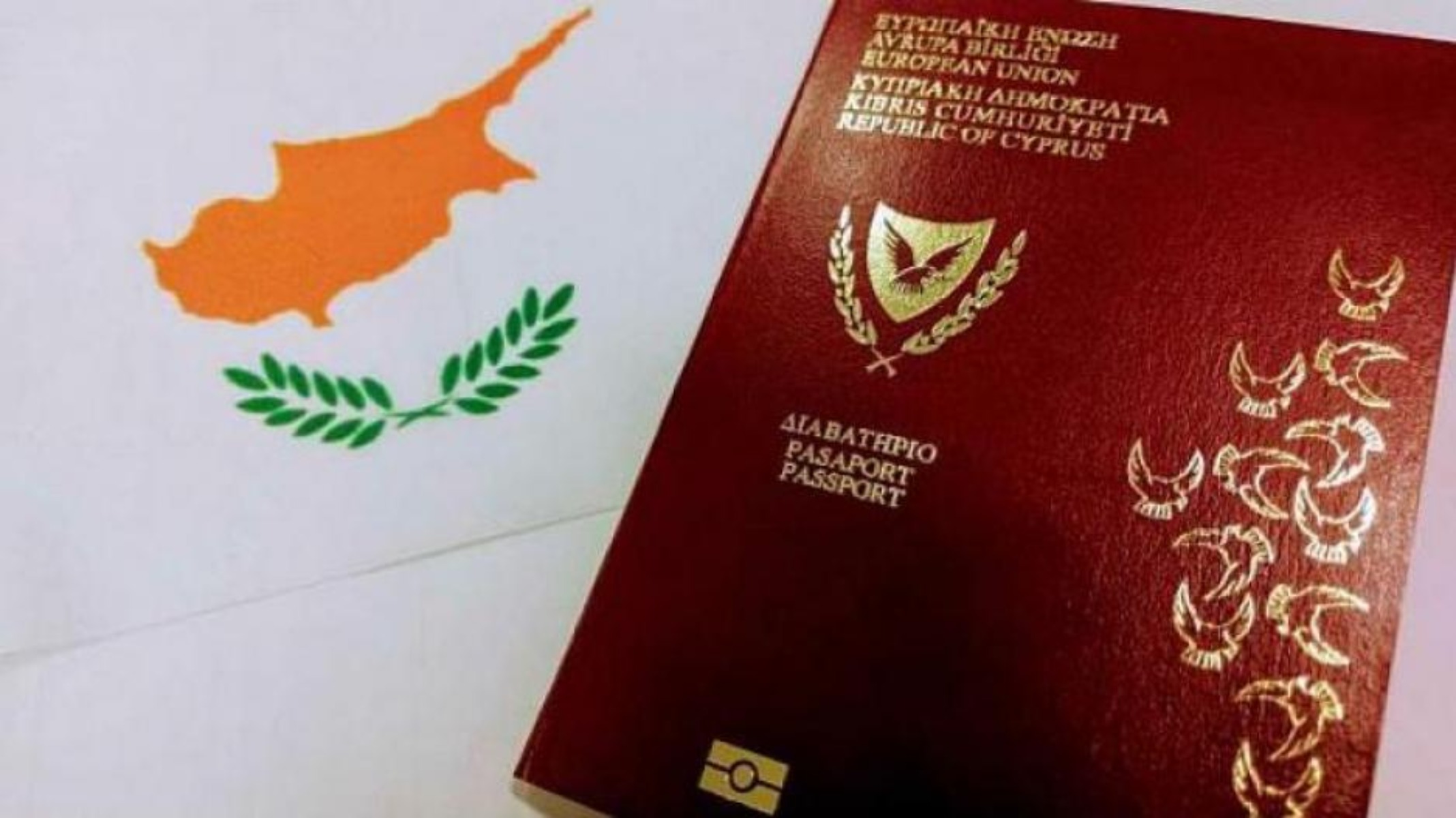 Χρυσά διαβατήρια Κομισιόν: «Καμπάνα» σε Κύπρο και Μάλτα