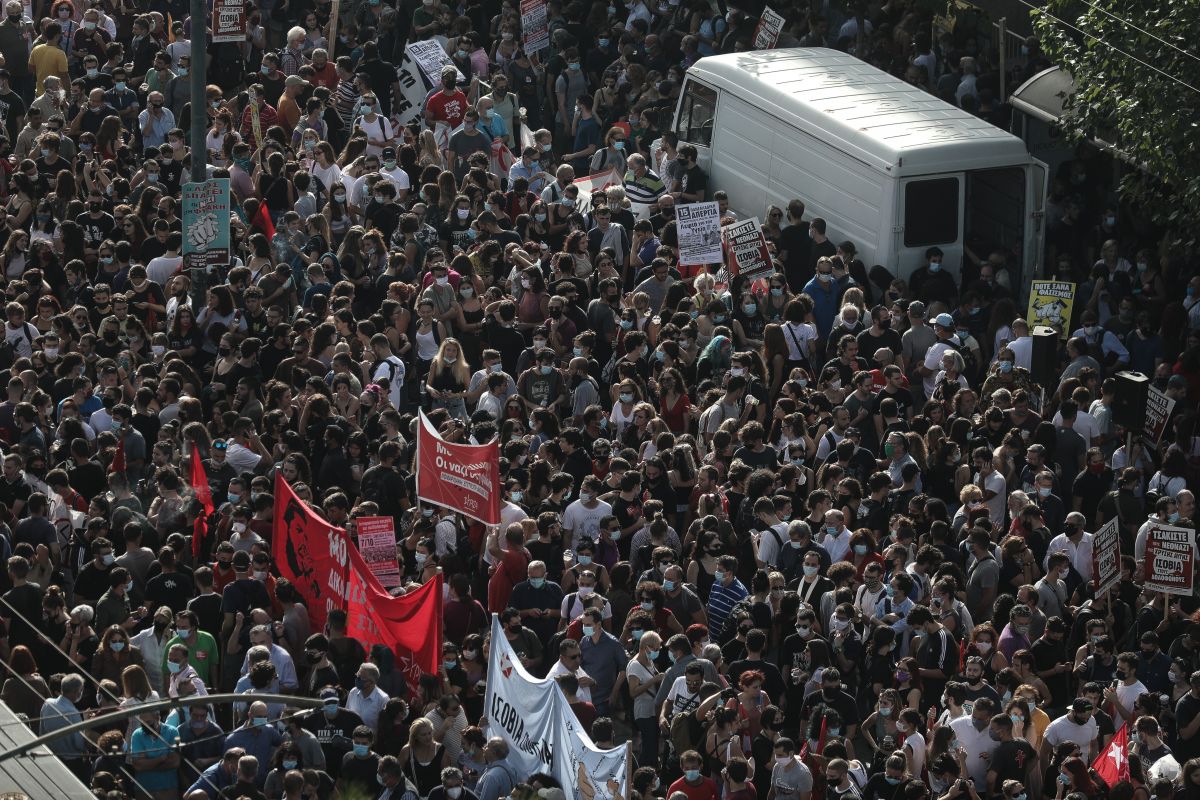 Δίκη Χρυσής Αυγής: Η αντίδραση του κόσμου στο άκουσμα της απόφασης