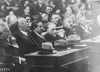 Σαν σήμερα η Δίκη των Έξι Σαν σήμερα η Δίκη των Έξι