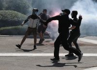 Πανεκπαιδευτικό συλλαλητήριο στην Αθήνα: Επεισόδια και χημικά – Κλειστό το κέντρο