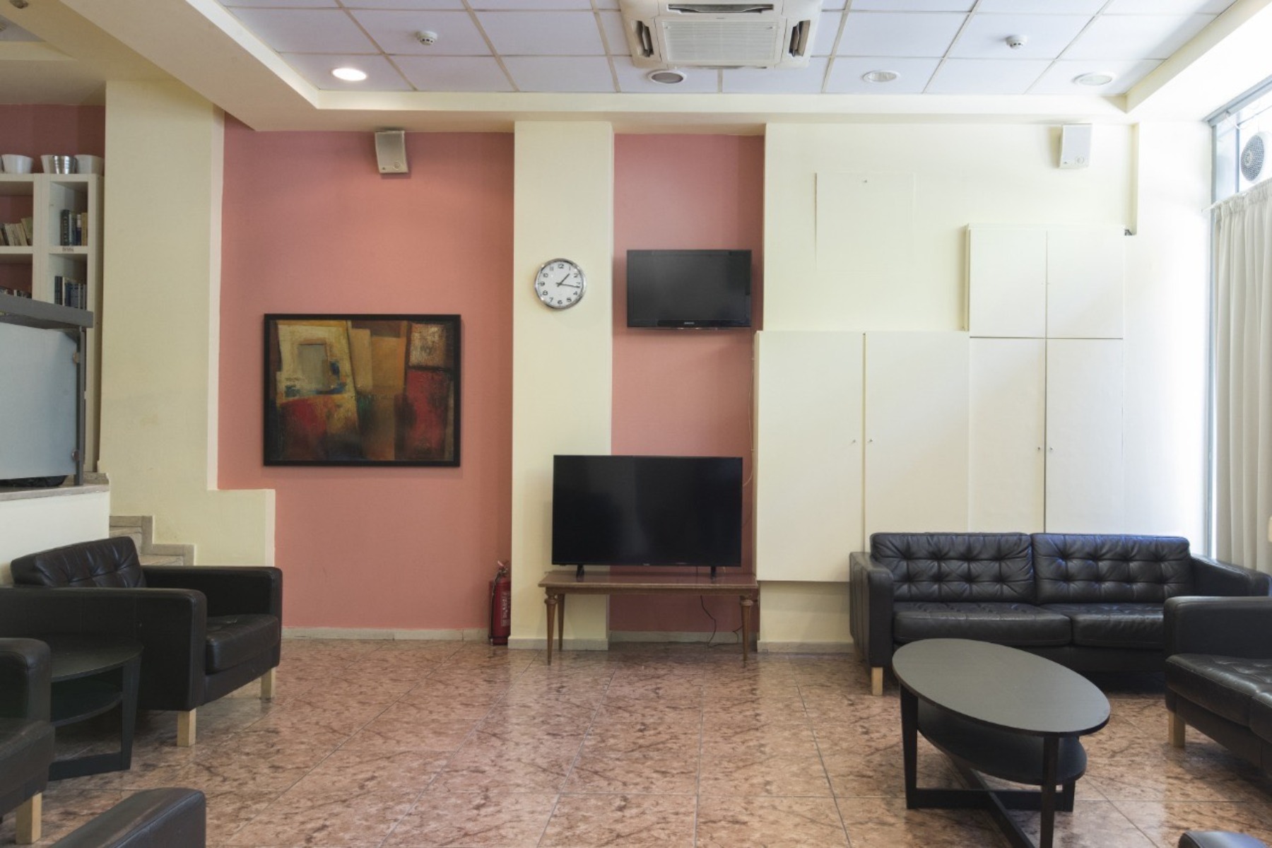 «Εστία των Αθηνών»: Την ανακαίνισε ο Δήμος Αθήνας – Φιλοξενεί άστεγους ηλικιωμένους