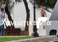 Σάλος στα Χανιά με γυμνή φωτογράφιση σε μνημείο μέρα μεσημέρι Σάλος στα Χανιά με γυμνή φωτογράφιση σε μνημείο μέρα μεσημέρι