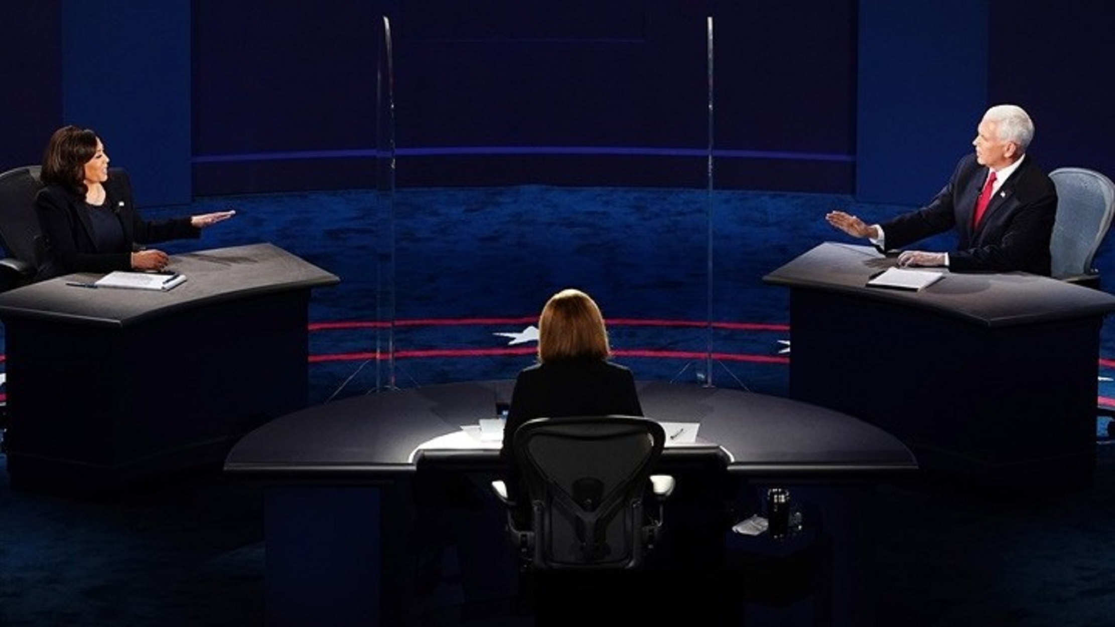 Εκλογές ΗΠΑ 2020: Κράτησαν το επίπεδο Πενς – Χάρις, αλλά δεν έλειψαν και οι εντάσεις στο debate