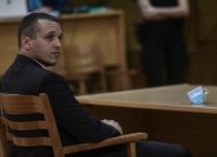 Δίκη Χρυσής Αυγής Κασιδιάρης: «Είμαι αθώος, δεν μπορείτε να με κρίνετε με 20.000 βίαιους διαδηλωτές απέξω» Δίκη Χρυσής Αυγής Κασιδιάρης: «Είμαι αθώος, δεν μπορείτε να με κρίνετε με 20.000 βίαιους διαδηλωτές απέξω»