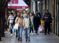 Λινού για κορωνοϊό: Πιθανόν και να τριπλασιαστούν τα ημερήσια κρούσματα σε ένα μήνα από τώρα Λινού για κορωνοϊό: Πιθανόν και να τριπλασιαστούν τα ημερήσια κρούσματα σε ένα μήνα από τώρα