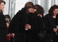 Μητέρα Τοπαλούδη σε Μάγδα Φύσσα: «Μάνα κράτα γερά»