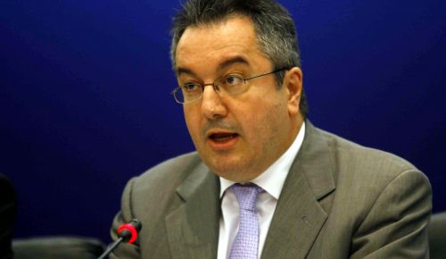 Μόσιαλος: Επιφυλακτικός για άνοιγμα το Πάσχα