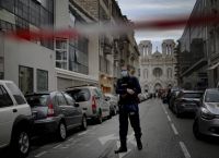 Τρομοκρατικές επιθέσεις στη Γαλλία: Τρεις άνδρες αφέθηκαν ελεύθεροι