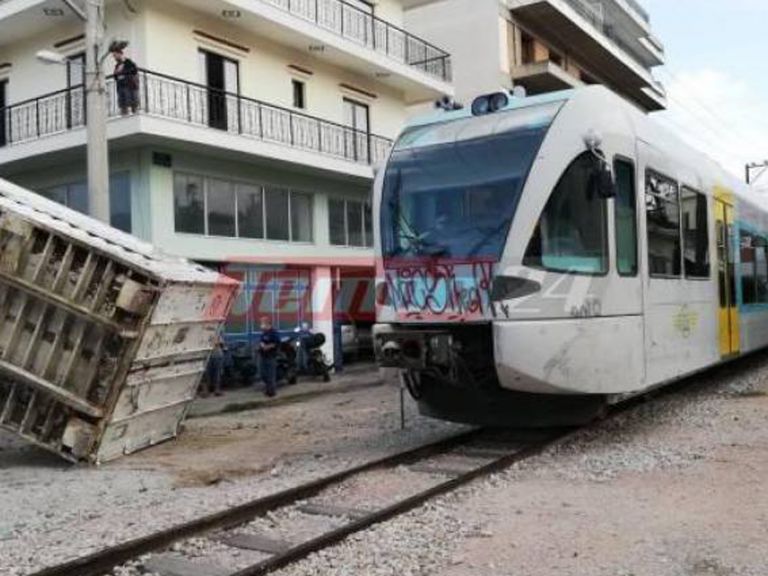 Πάτρα Προαστιακός: Φορτίο νταλίκας έπεσε πάνω στο τρένο [pics+vid]