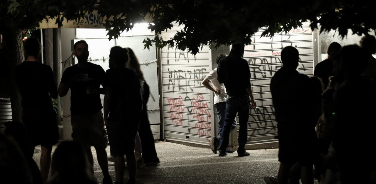 Πλατείες συνωστισμός: Εκεί έχει μεταφερθεί η διασκέδαση – Αναπόφευκτος ο συγχρωτισμός