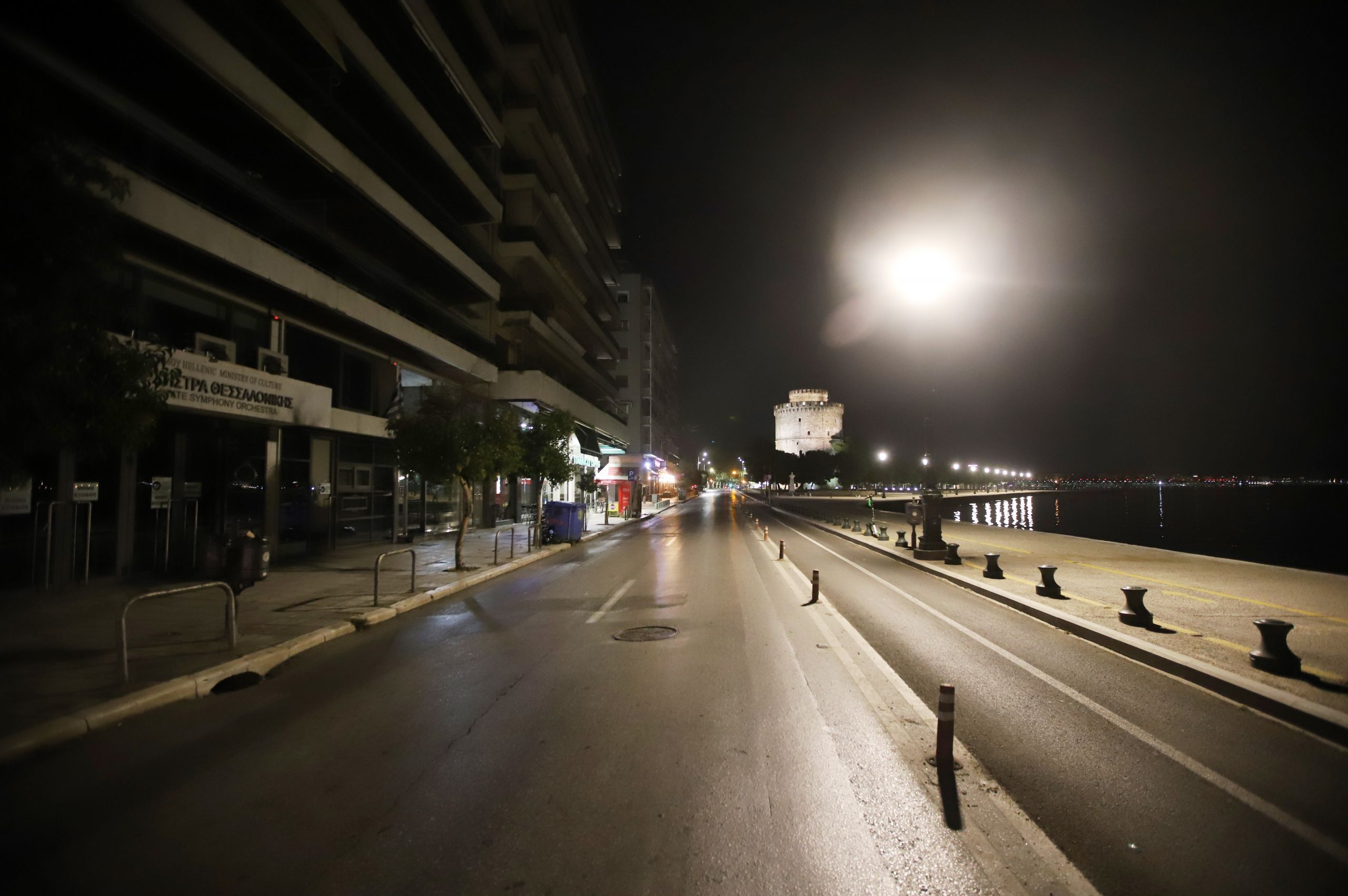 Απαγόρευση κυκλοφορίας: Έρημη πόλη η Θεσσαλονίκη μετά τα νέα μέτρα