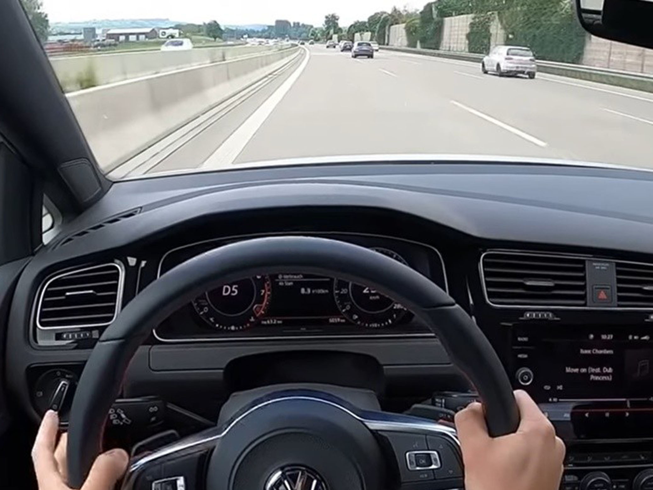 Τράκαρε στην Εθνική οδό με 240 χλμ/ώρα [vid]