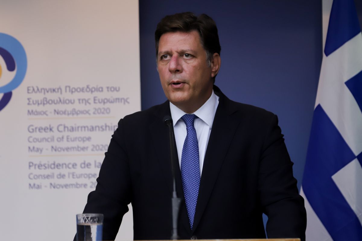 Βαρβιτσιώτης στον Independent: «Ο αγώνας για την υπεράσπιση της Δημοκρατίας είναι διαρκής»