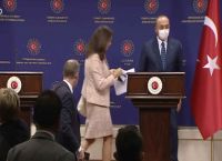 Τσαβούσογλου δηλώσεις: Φραστικό επεισόδιο με τη Σουηδή ΥΠΕΞ για Ελλάδα, Συρία και Κύπρο Τσαβούσογλου δηλώσεις: Φραστικό επεισόδιο με τη Σουηδή ΥΠΕΞ για Ελλάδα, Συρία και Κύπρο