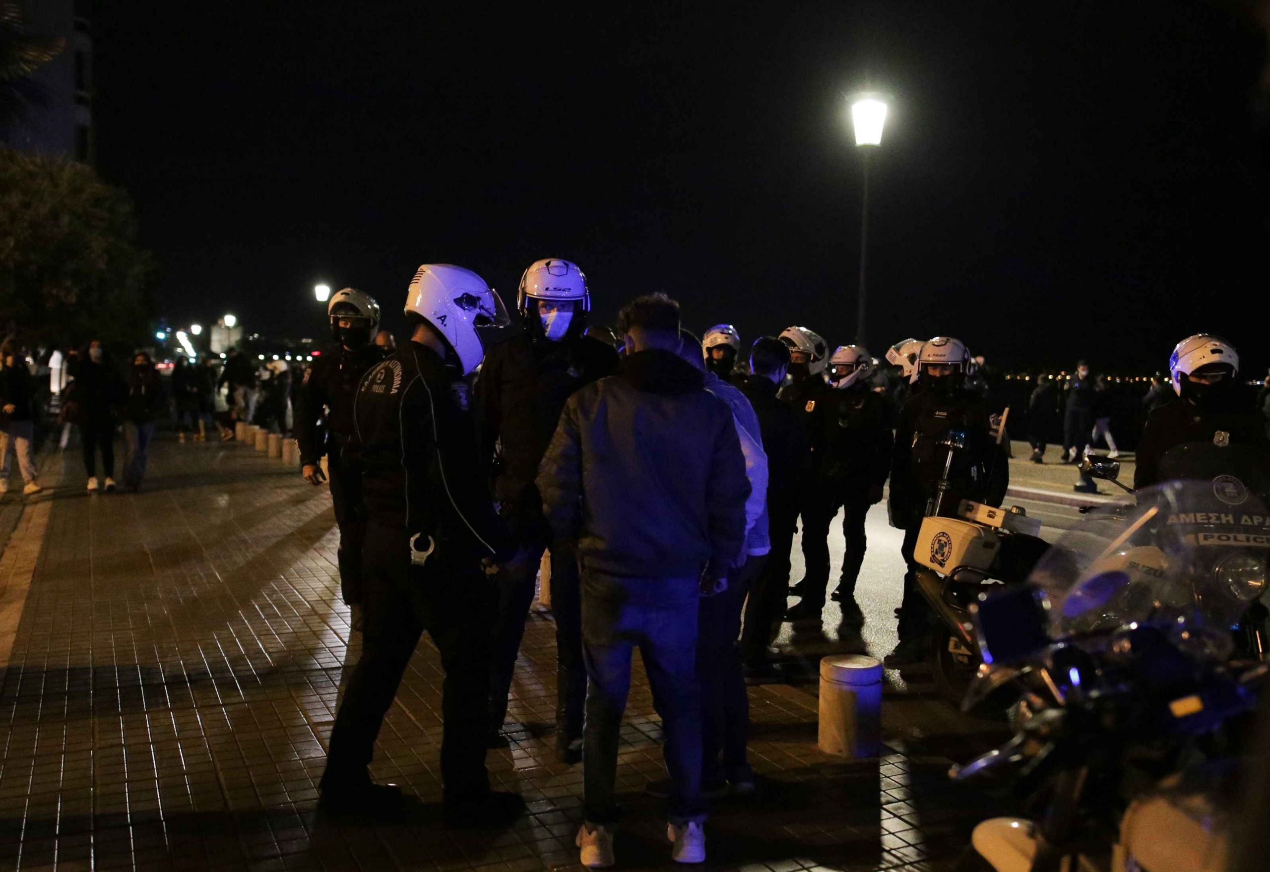 Θεσσαλονίκη lockdown: Επεισόδια μεταξύ διαδηλωτών