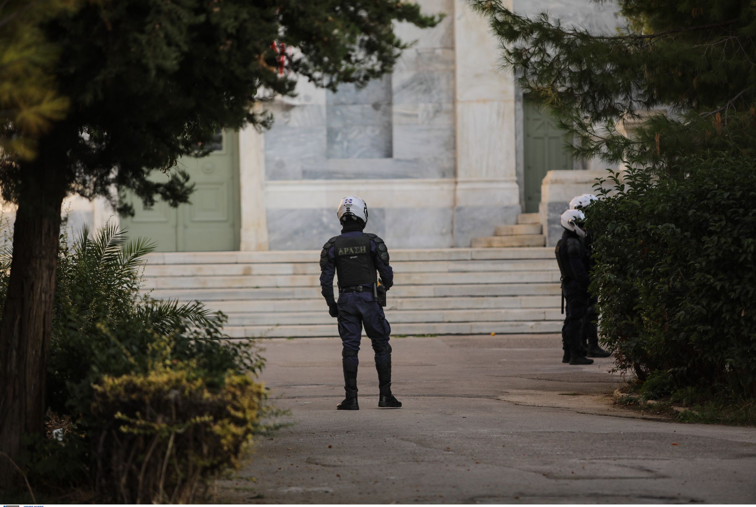 Απαγόρευση συναθροίσεων: Μνημείο αυταρχισμού και επίθεση στα πολιτικά δικαιώματα σχολιάζουν ΚΚΕ και ΜεΡΑ 25
