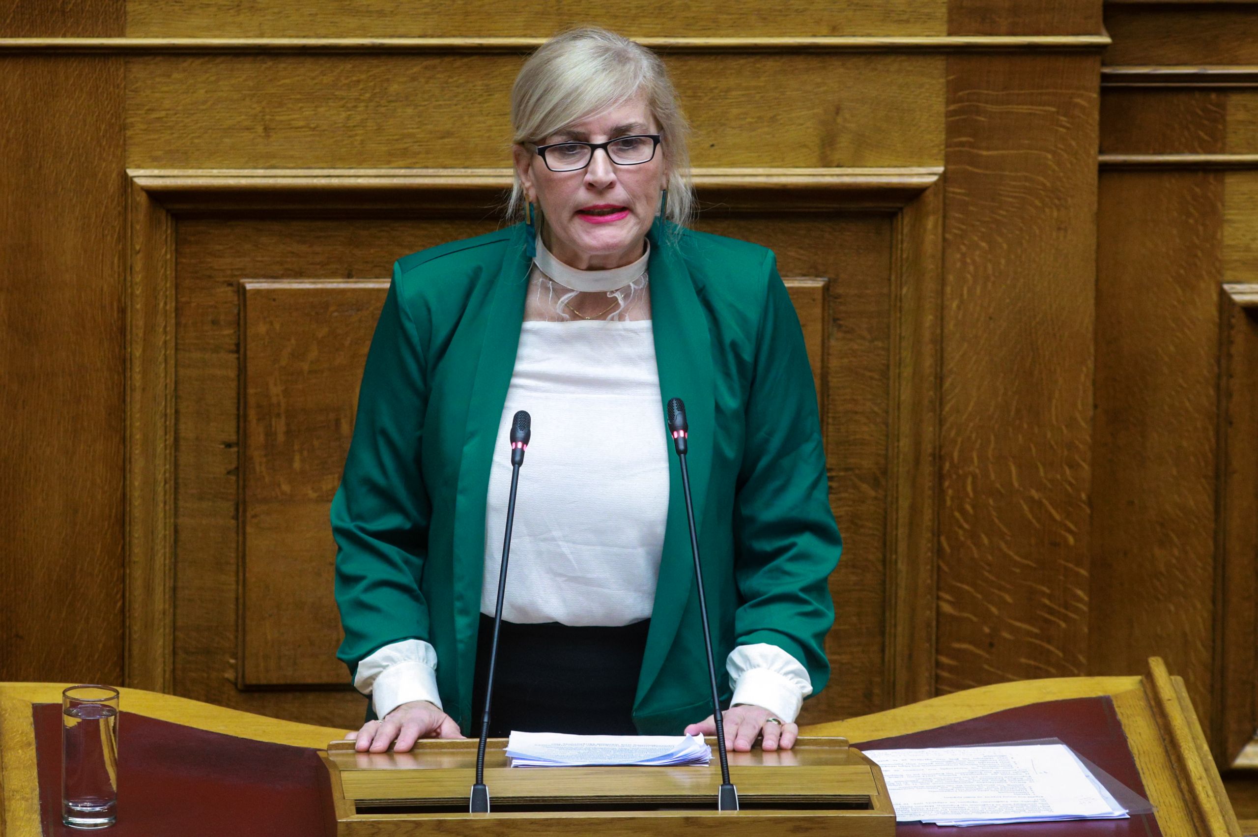 Ελένη Αυλωνίτου: Διαψεύδει ότι συνελήφθη ποτέ – Στα δικαστήρια με τον Φουρθιώτη