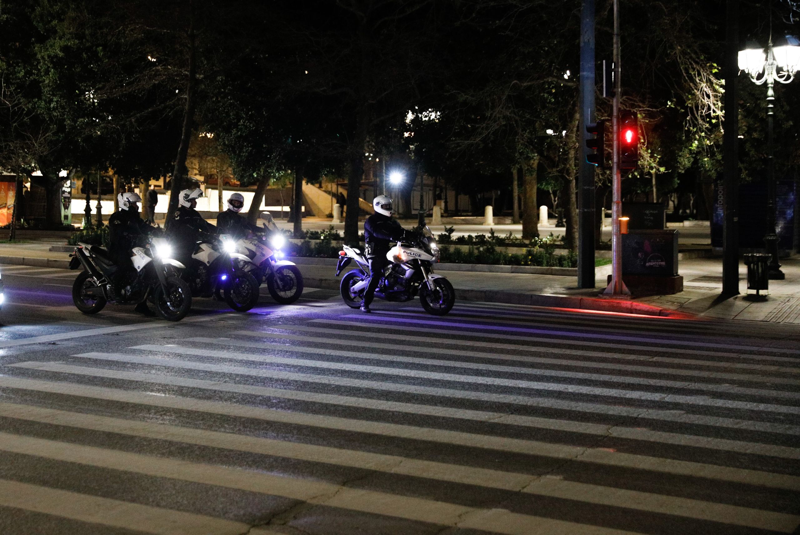 Καλύβια αυτοκτονία: Άνδρας αυτοκτόνησε μπροστά σε αστυνομικούς