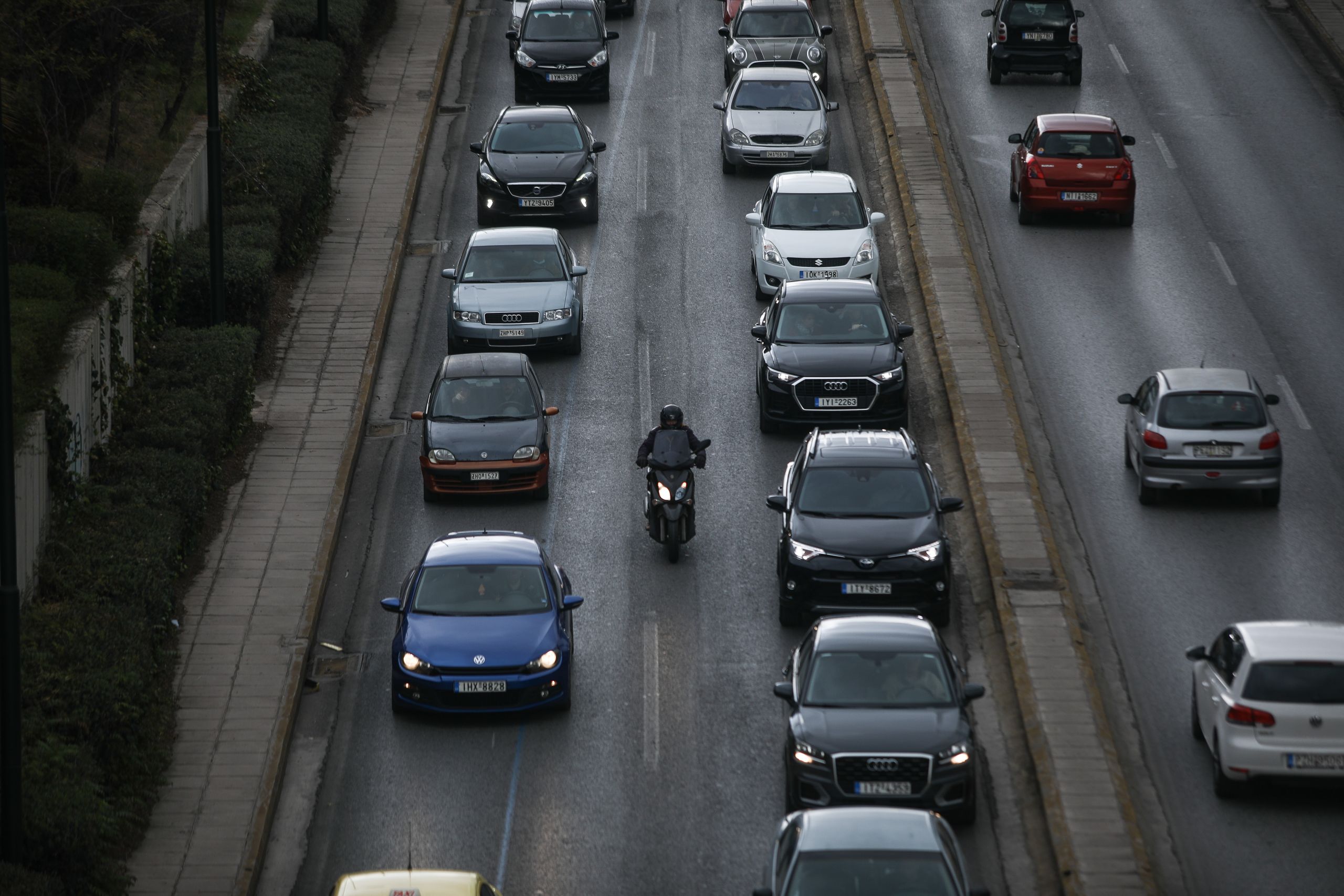 Απίστευτο μποτιλιάρισμα λόγω καραντίνας: Έξοδος σαν… 15γουστος
