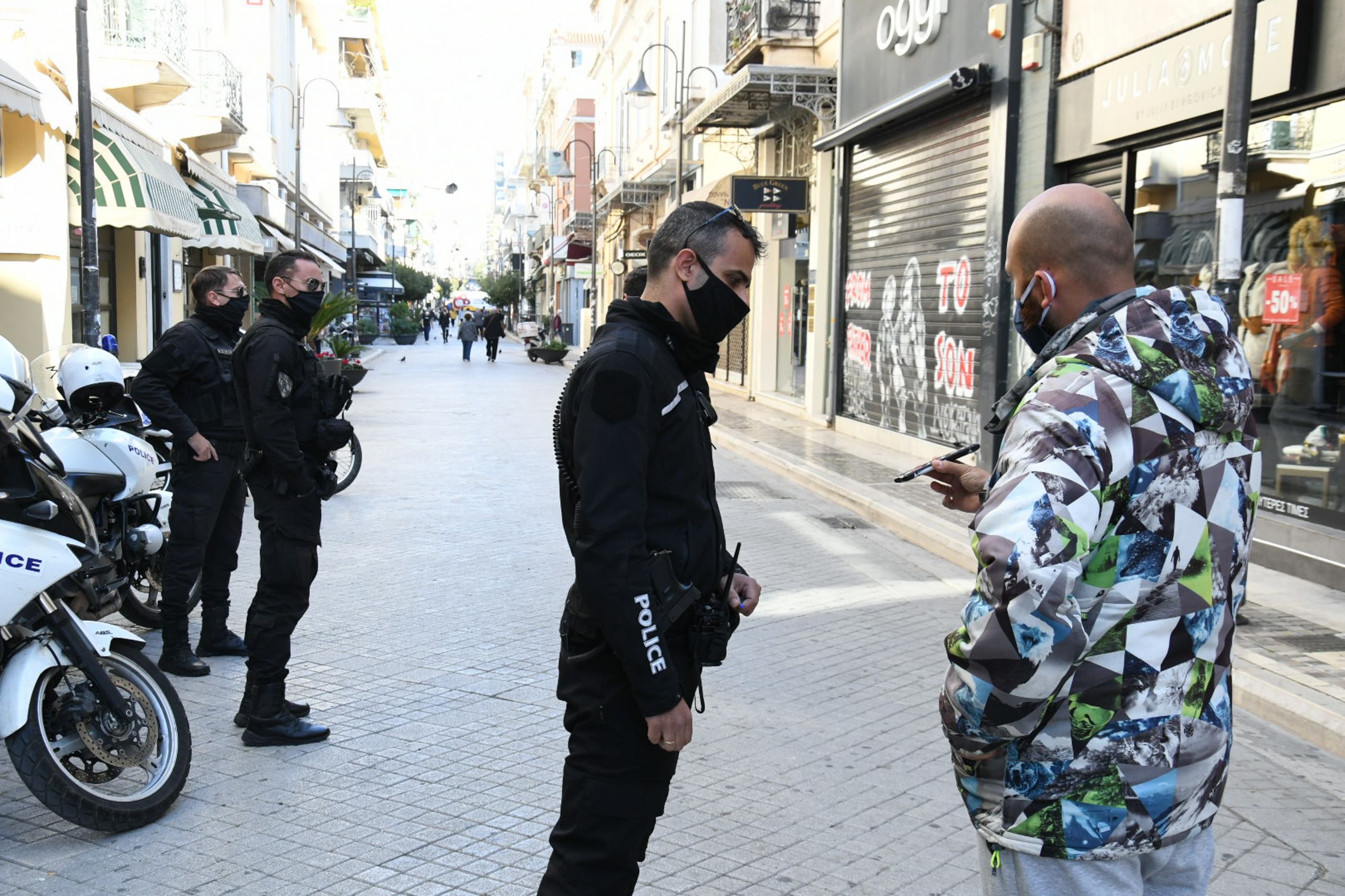 Lockdown Ελλάδα: Σε ισχύ τα νέα μέτρα – Ποιες περιοχές είναι στο «κόκκινο»