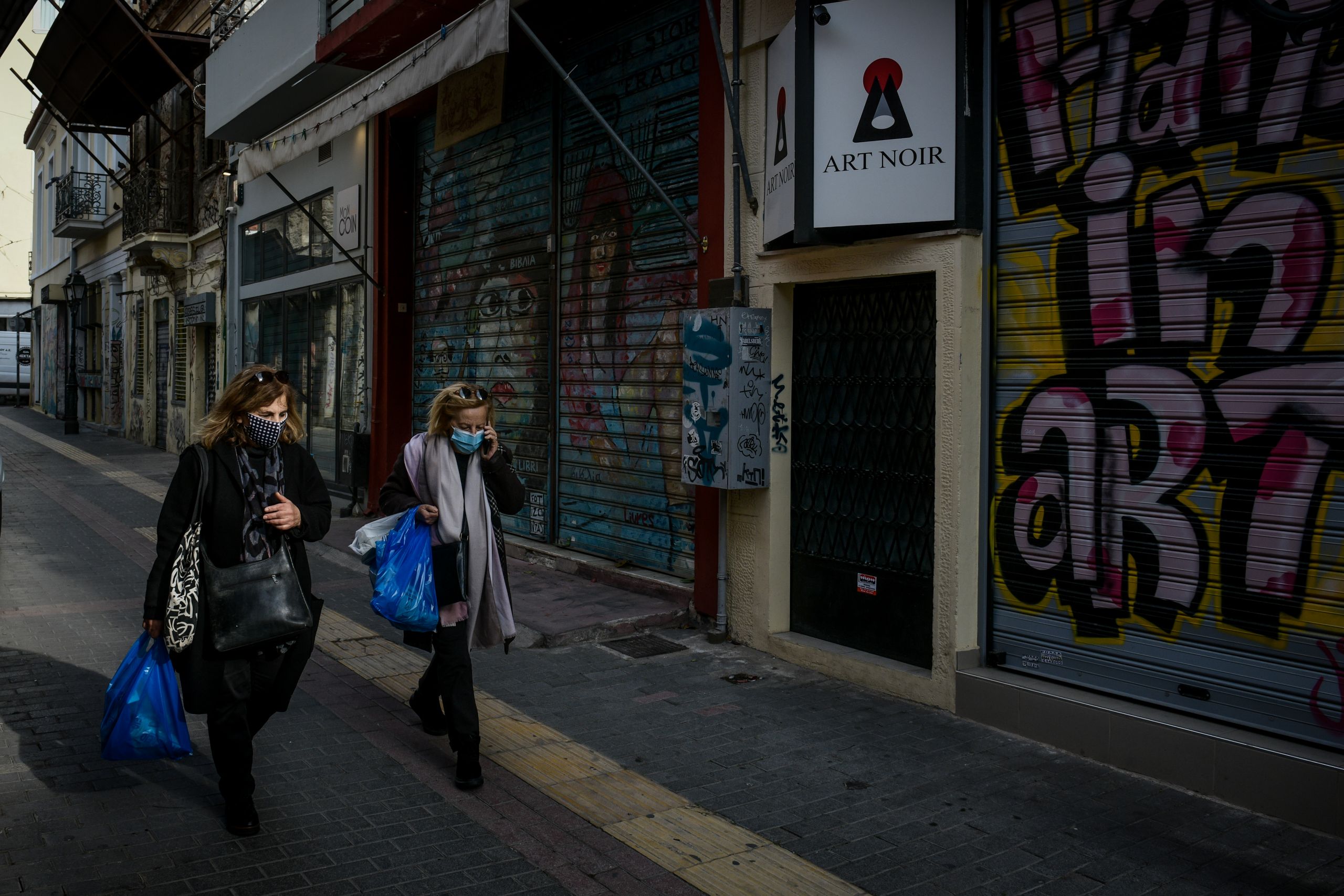 Δημοσκόπηση Pulse: 8 στους 10 ανησυχούν για τον κορωνοϊό – Πόσοι θα κάνουν το εμβόλιο