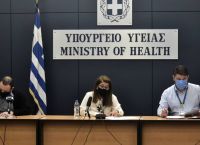 Μαγιορκίνης ενημέρωση: Τα ενεργά κρούσματα σε Αττική και Θεσσαλονίκη είναι στα επίπεδα των αρχών Νοεμβρίου