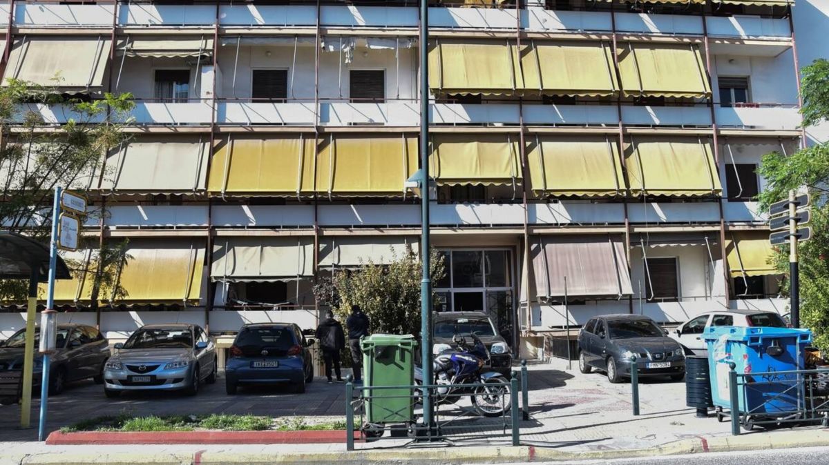 Αγία Βαρβάρα έγκλημα: «Δεν το πιστεύω ότι σήκωσε μαχαίρι για να σκοτώσει», λέει η μητέρα του 16χρονου