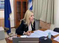 Φωτεινή Αραμπατζή: «Θα ενθάρρυνα νέες γυναίκες να ασχοληθούν με τα κοινά» Φωτεινή Αραμπατζή: «Θα ενθάρρυνα νέες γυναίκες να ασχοληθούν με τα κοινά»