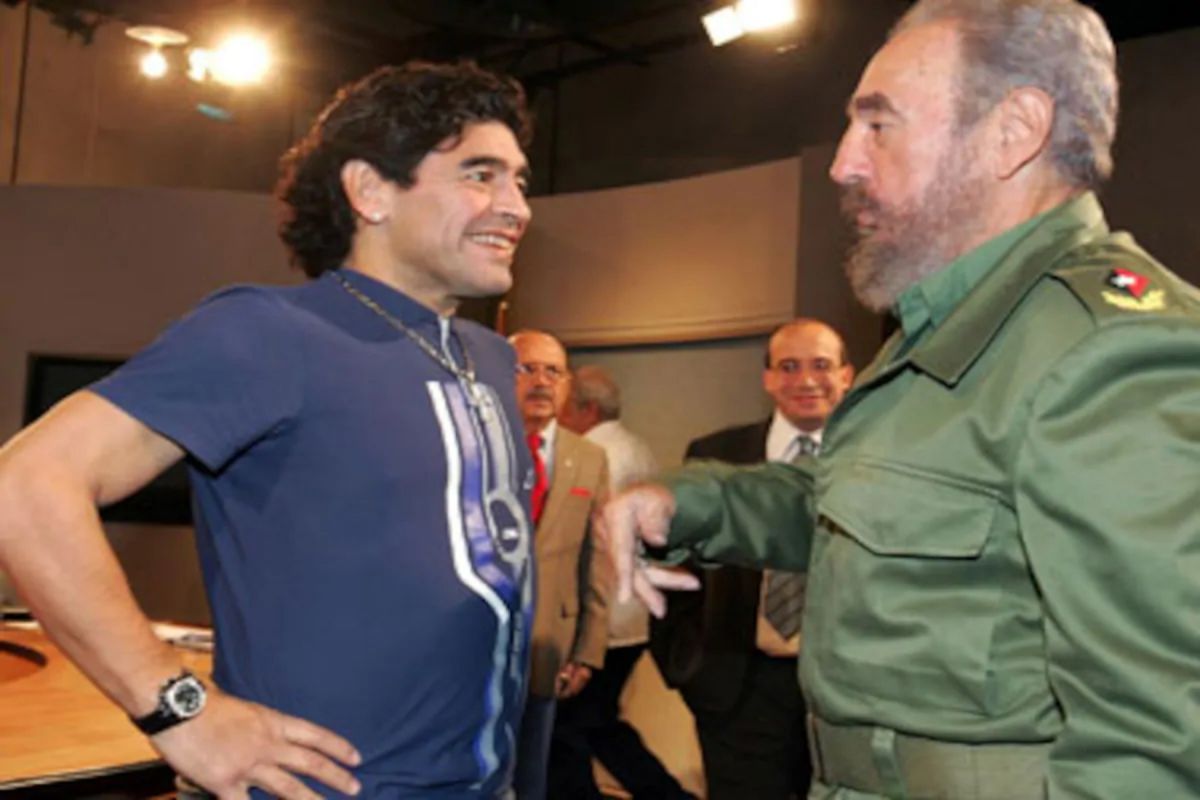 ΚΚΕ για Μαραντόνα: «Έφυγε ένας λάτρης του ποδοσφαίρου και του δίκιου»