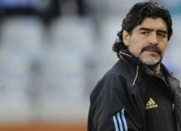 Ντιέγκο Μαραντόνα: Μπαίνει χειρουργείο με αιμάτωμα στο κεφάλι Ντιέγκο Μαραντόνα: Μπαίνει χειρουργείο με αιμάτωμα στο κεφάλι