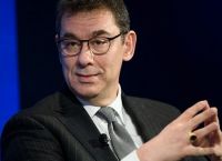 Άλμπερτ Μπουρλά: Ο τρόπος που αντιμετώπισε η Ελλάδα την πανδημία με κάνει υπερήφανο