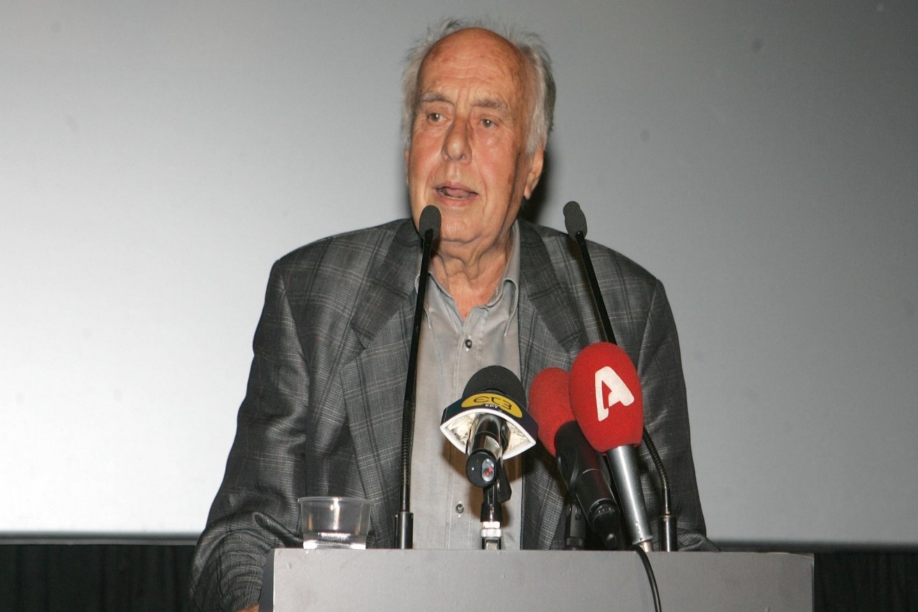 Πέθανε ο Δημήτρης Δαπόντε